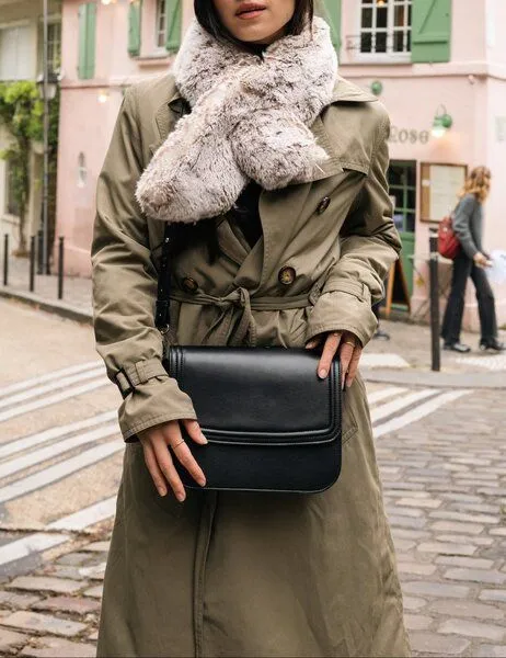 Ashoka Paris Ashoka Paris Schal Joséphine aus veganem Kunstpelz Perlgrau – Produktbild 1 von 1