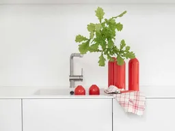 werkvoll by Lena Peter werkvoll by Lena Peter Nachhaltiger Kerzenhalter/Vase FIRE - rot - aus recycelten Feuerlöschern – Produktbild 1 von 1