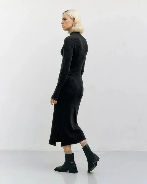 Rotholz Rotholz Mock Neck Kleid aus Rippenstrick, Schwarz, – Produktbild 3 von 4
