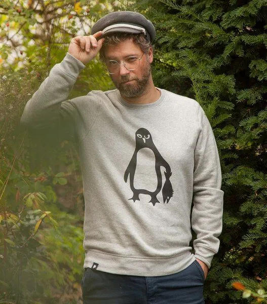 päfjes päfjes Pinguin Paul mit Fisch - Fair Wear Unisex Sweater, Grau, – Produktbild 2 von 4
