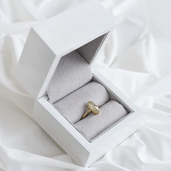 Eppi Eppi Goldener Ring mit Hexagon Salt und Pepper Diamanten Yene, Gelb, – Produktbild 4 von 4