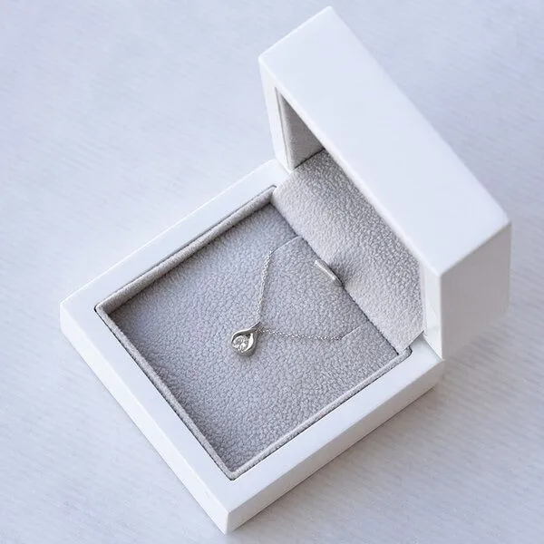 Eppi Eppi Minimalistischer Anhänger mit Diamanten Tilda, Gelb, – Produktbild 2 von 3
