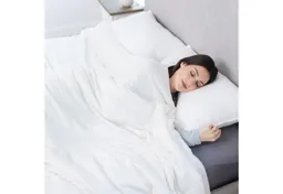 Elemuse Sommerbettdecke Kühldecke Sommerdecke, Selbstkühlende Atmungsaktive Extraleicht Decke, Füllung: 30% hochwertig Sojafaser und 70% Polyester, Bambus Sommer Weich Wohndecke OEKO-TEX® – Produktbild 1 von 1