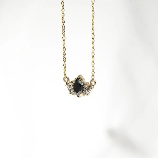Eppi Eppi Halskette mit Salt and Pepper Diamanten in Marquise Form Everline, Weiss, – Produktbild 2 von 3