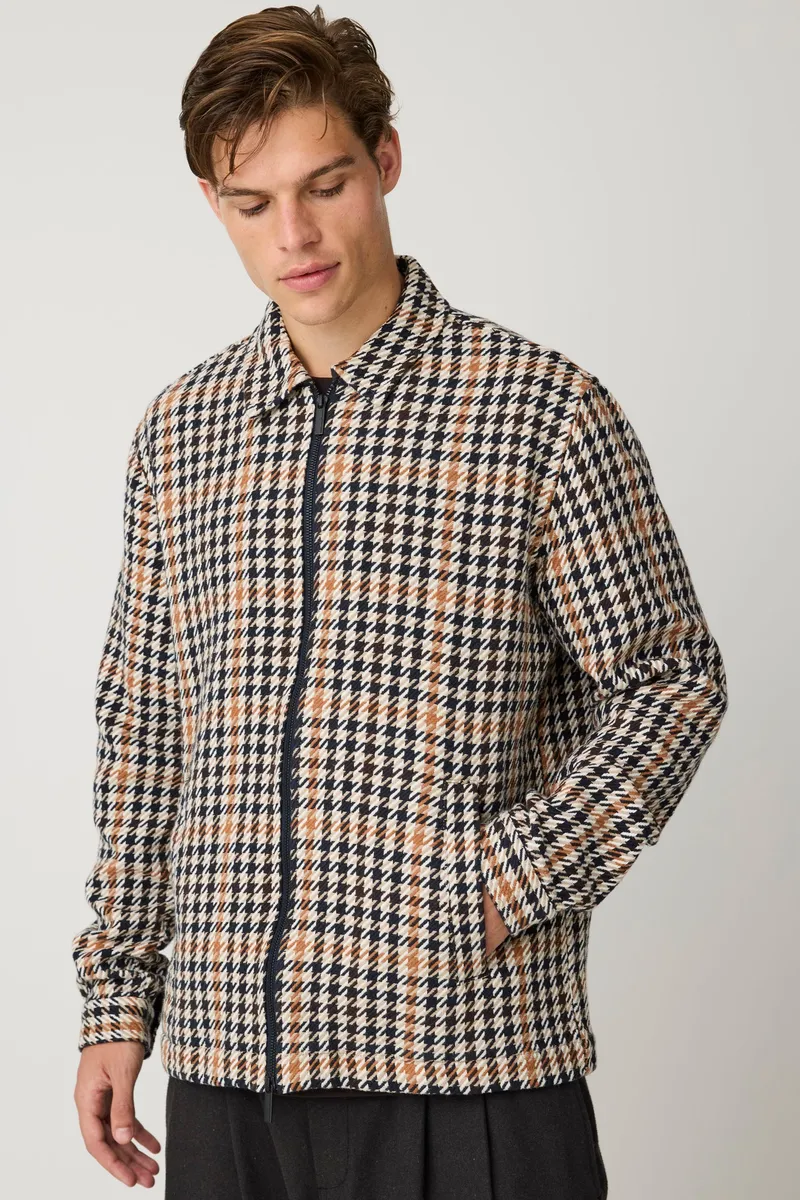 KnowledgeCotton Apparel KnowledgeCotton Apparel Herren vegan Overshirt Mit Reißverschluss Hahnentrittmuster Dunkelbraun Kariert, Braun, – Produktbild 2 von 2