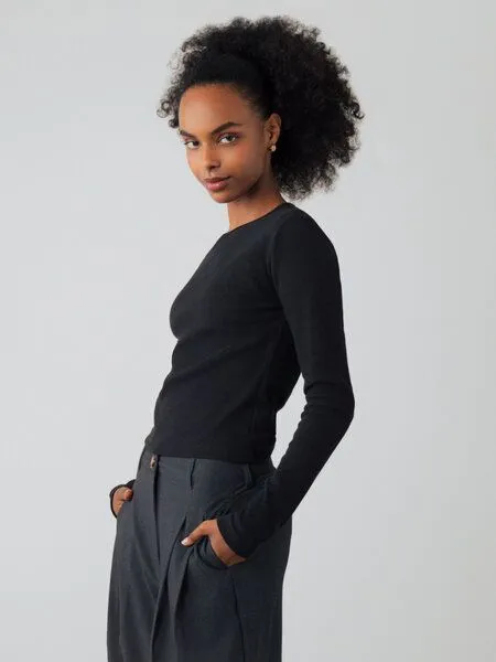 Honest Basics Honest Basics Damen Crop-Langarmshirt aus Bio- und recycelter Baumwolle, Schwarz, – Produktbild 3 von 4