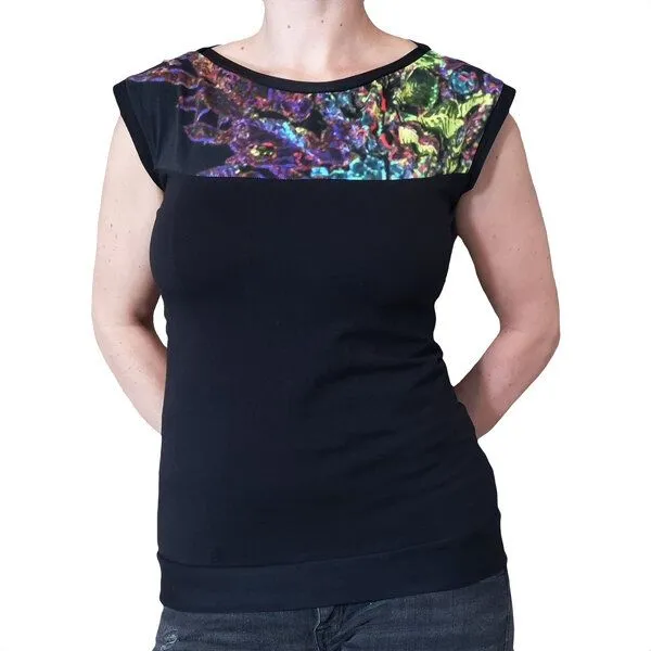 liebewicht liebewicht Bio Jersey Shirt mit U-Boot Ausschnitt schwarz neon, Schwarz/neon, – Produktbild 1 von 4