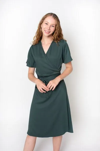 Zerum Zerum Tencel Wickelkleid Modell: Suki, Forest (grün), – Produktbild 2 von 5