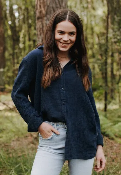 NORDLICHT NORDLICHT Damen Musselin Bluse aus 100% Bio-Baumwolle FENJA, Dunkelblau, – Produktbild 2 von 4