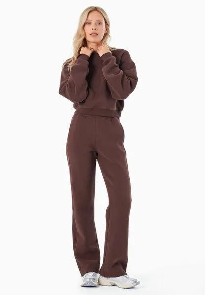 ORGANICATION ORGANICATION POLLY | Essentials Sweathose aus Bio-Baumwolle & Recyceltem Polyester, Bitter chocolate, – Produktbild 1 von 3