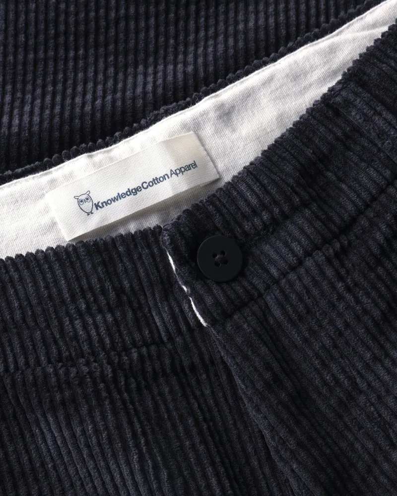 KnowledgeCotton Apparel KnowledgeCotton Apparel Herren vegan Hose Chuck Regular Cord Schwarz Jet, Schwarz, – Produktbild 2 von 2