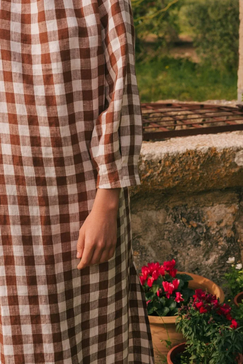 AmourLinen AmourLinen Damen vegan Kleid Lang Länge Amalia Mocha Gingham, Braun, – Produktbild 1 von 2