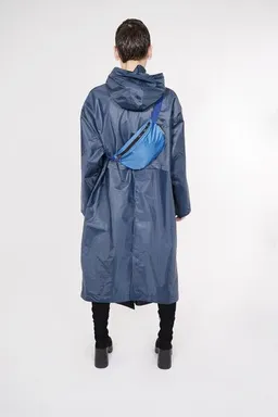 tentation tentation Gürteltasche aus gerettetem Material – Produktbild 1 von 1