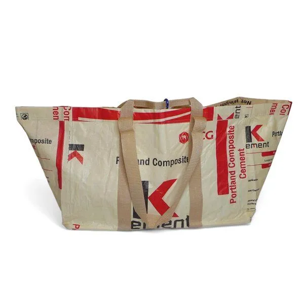 REFISHED fair fashion REFISHED fair fashion Tasche 'CARGO BAG' - upcycelte Zementsäcke, #cement beige-schwarz-rot, – Produktbild 1 von 2