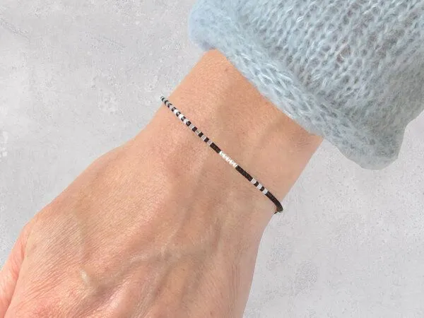 renna deluxe renna deluxe Sternenhimmel – Armband mit Perlen in schwarz-weiß, Silber, – Produktbild 1 von 4