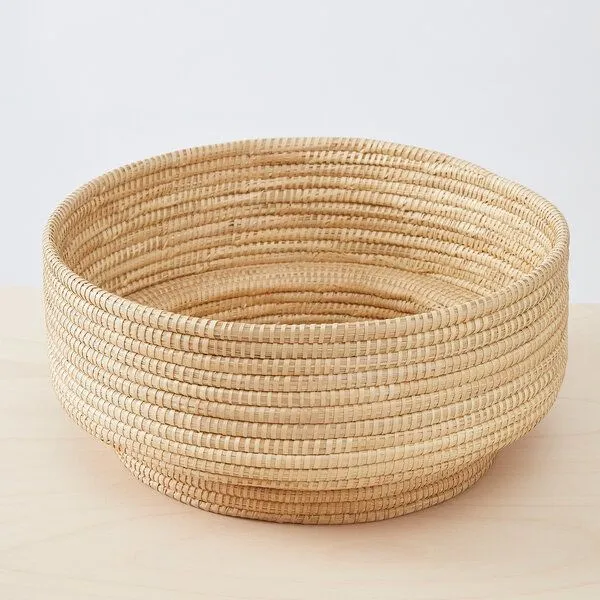 By Native By Native Großer Korb Dengu aus Palmfaser, handgeflochten – Produktbild 1 von 4