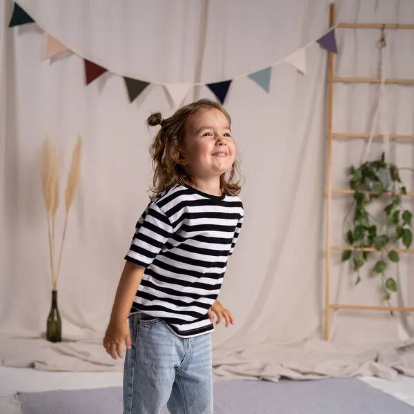 Vresh Clothing Vresh Clothing Mini Streivenhörnchen - Gestreiftes T-Shirt aus Biobaumwolle, Schwarz/weiß, – Produktbild 4 von 4