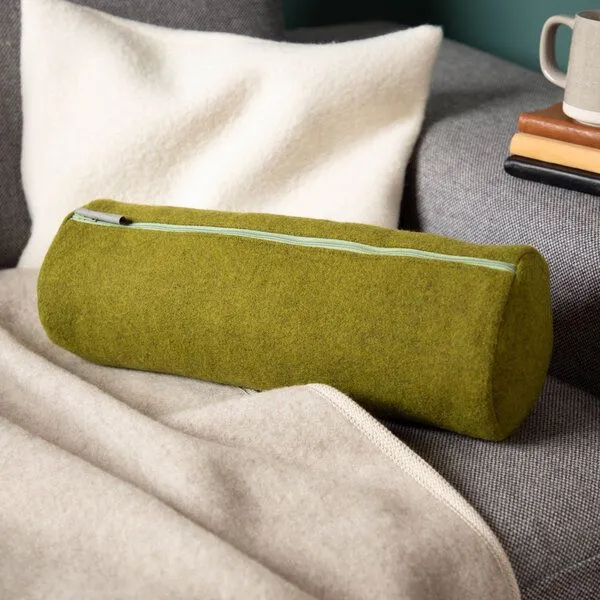 nahtur-design nahtur-design Nackenrolle aus Flauschloden mit Naturfüllung, Moos, – Produktbild 4 von 6