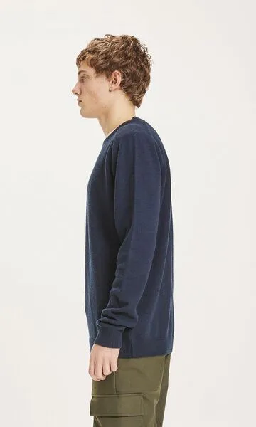KnowledgeCotton Apparel KnowledgeCotton Apparel Strickpullover - FIELD o-neck knit - aus Bio-Lammwolle, Blau (total eclipse), – Produktbild 2 von 4