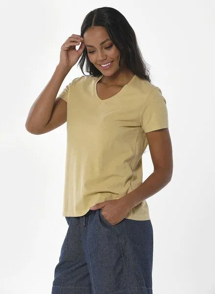 ORGANICATION ORGANICATION Naturel Dyed T-Shirt aus Bio-Baumwolle, Grün(weld flower), – Produktbild 3 von 4