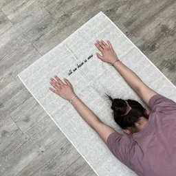 mio eco mio eco Hochwertiges Meditations Handtuch aus Retoure-Handtüchern zero waste | mit Stick limited "all we have is now" – Produktbild 1 von 1