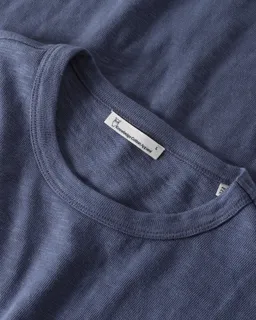 KnowledgeCotton Apparel KnowledgeCotton Apparel Herren vegan Langarmshirt Slub Vintage Indigo – Produktbild 1 von 1