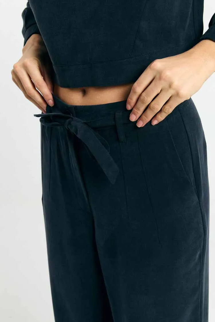 SUITE13LAB SUITE13LAB Damen vegan Hose Eo Schwarz, Schwarz, – Produktbild 4 von 4