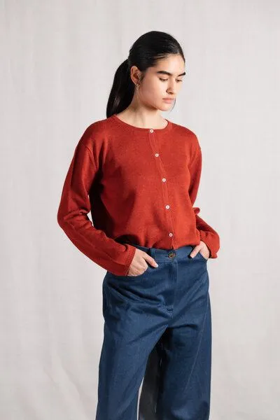 Jyoti - Fair Works Jyoti - Fair Works Baby-Alpaka Strickcardigan Navan, Rot, – Produktbild 3 von 4
