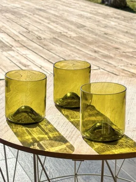 Plates et Culotées Upcycling-Glas aus Weinflasche Grün von Plates et Culotées – Produktbild 4 von 8