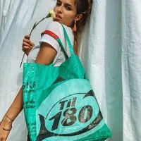 REFISHED fair fashion REFISHED fair fashion Tasche 'BUSINESS BAG' - upcycelte Fischfuttersäcke – Produktbild 1 von 1