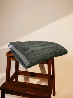Pamukia Premium-Frottee-Badetuch 70 × 140 cm aus GOTS-zertifizierter Bio-Baumwolle – Essence | Pamukia – Produktbild 1 von 1