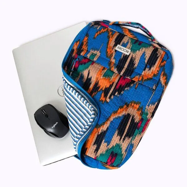 KIKOONI KIKOONI Laptoptasche BUSY K, Blue ikat, – Produktbild 1 von 4