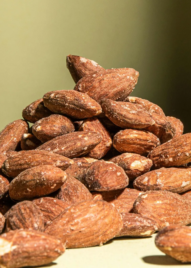 KoRo Geröstete und gesalzene Mandeln 1 kg – Produktbild 2 von 5