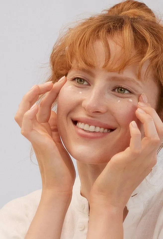 lavera lavera Augencreme Re-Energizing Sleeping Augenpflege – Produktbild 4 von 5