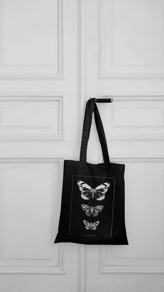 Bio-Baumwolltasche bedruckt - Schmetterlinge - Fairtrade - schwarz // ShellyCreates – Produktbild 3 von 3