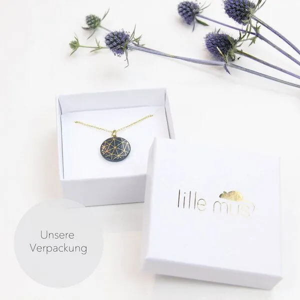 lille mus lille mus Halskette mit Porzellananhänger LOVE, Grau, – Produktbild 3 von 3