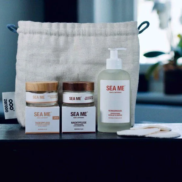 SEA ME SEA ME Gesichtspflege Set mit Tages- und Nachtpflege, Reinigungsgel & Abschminkpads | vegan – Produktbild 2 von 4