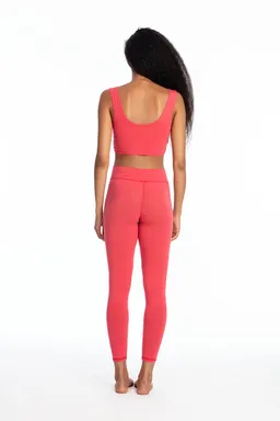RAVENS VIEW IBIZA RAVENS VIEW IBIZA Damen vegan Yoga Top Elektrisch Rot – Produktbild 1 von 1
