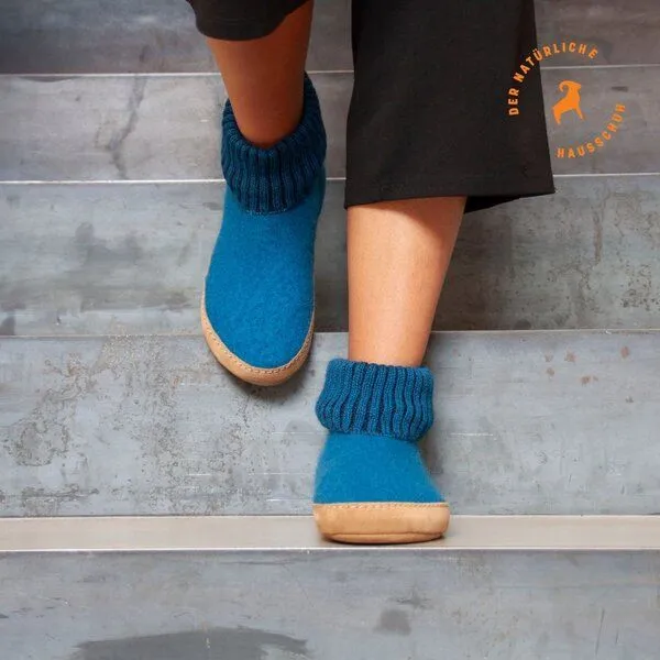 Gottstein Gottstein Hüttenschuh Dakota - Hoher Filzhausschuh für Damen & Herren aus 100% Schurwolle mit extra bequemer Ledersohle & elastischem Strickbund, Blau, – Produktbild 2 von 4