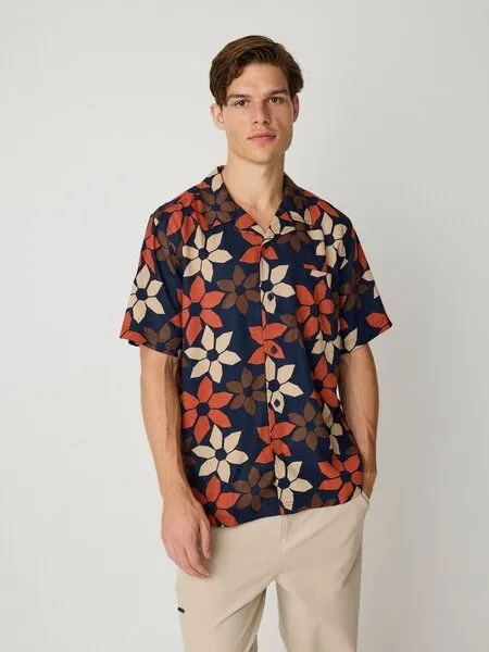KnowledgeCotton Apparel KnowledgeCotton Apparel Kurzärmeliges Hemd mit Blumenprint aus Tencel, Rot-red, – Produktbild 1 von 1