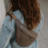 BOWLEANIES TASCHEN BOWLEANIES TASCHEN Große XXL Gürteltasche aus Lederfaserstoff, Dunkelgrau, – Produktbild 1 von 1