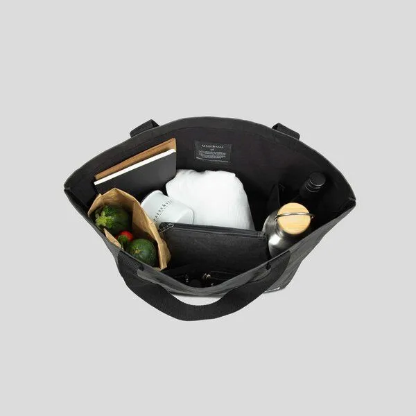 Paper & Sons Paper & Sons Tote Bag aus Kraftpapier Maple, große Shopper Tasche schwarz, Damen, faltbar, 25 l, vegan, wasserabweisend – Produktbild 4 von 4