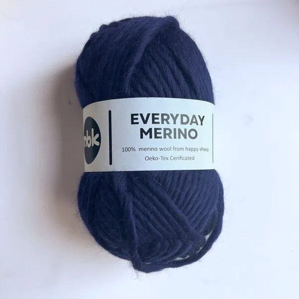 PANAPUFA PANAPUFA Merino-Seidengarn Wolle, Navy marine blau, – Produktbild 1 von 2