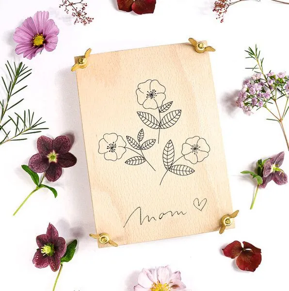 STUDIO KARAMELO STUDIO KARAMELO BLUMENPRESSE aus Buchenholz HECKENROSE – Produktbild 1 von 5