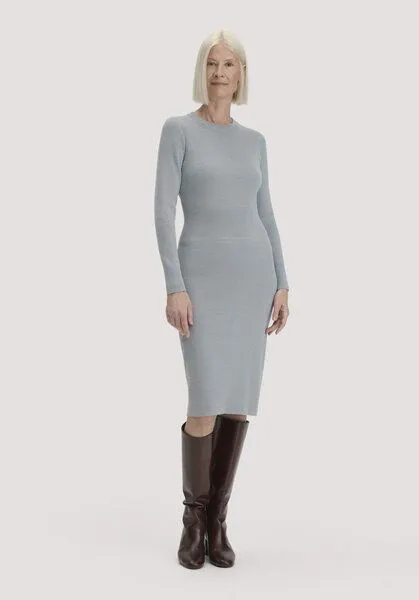 hessnatur hessnatur Strick Kleid Regular aus Bio-Baumwolle mit Bio-Merinowolle, Nebelblau, – Produktbild 1 von 4