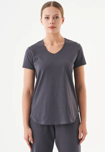 ORGANICATION ORGANICATION ESSENTIALS-TUBA- Basic T-Shirt aus Bio-Baumwolle mit V-Ausschnitt, Shadow, – Produktbild 1 von 4