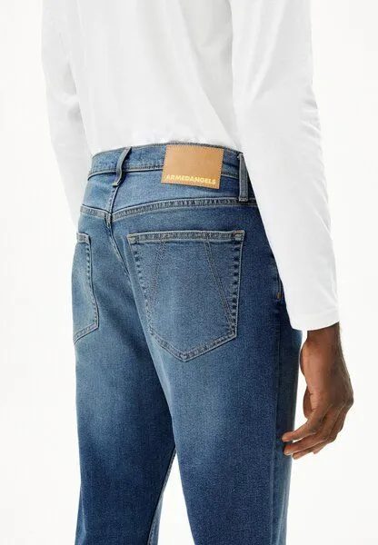 ARMEDANGELS ARMEDANGELS AARJO TARPA Herren Tapered Jeans recycelter Baumwoll Mix Comfort Stretch, Dive, – Produktbild 2 von 3