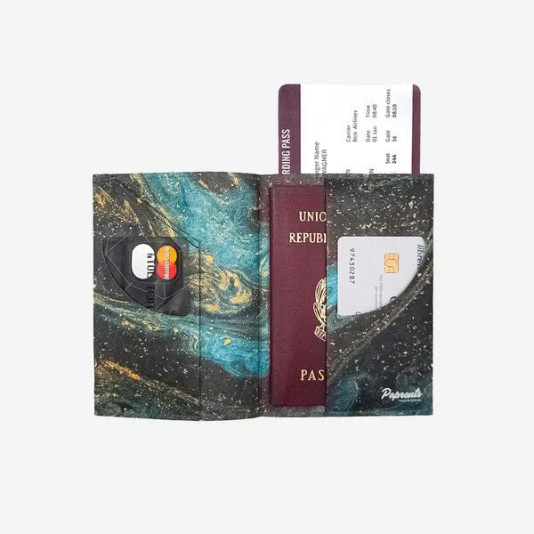 paprcuts paprcuts RFID Reisepasscover, Saphire marble (blau gelb), – Produktbild 3 von 4