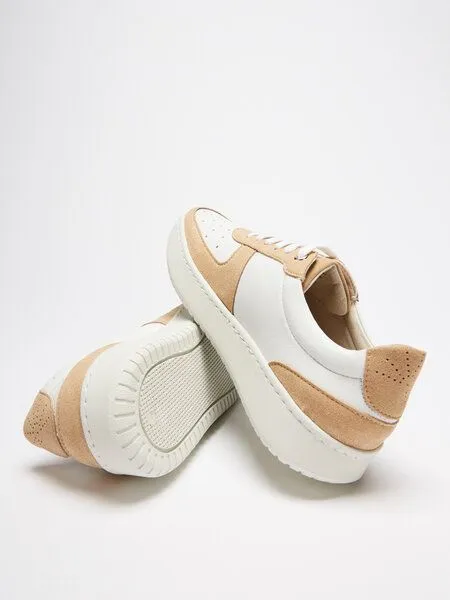 NINE TO FIVE NINE TO FIVE #meta - zeitloser Capsule Sneaker aus atmungsaktiver Microfaser, White stone, – Produktbild 4 von 4