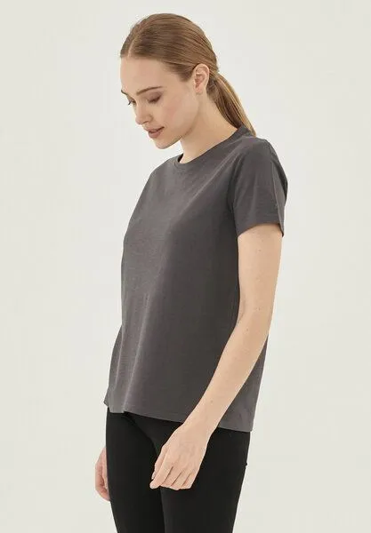 ORGANICATION ORGANICATION Damen Basic T-Shirt aus Bio-Baumwolle, Asphalt, – Produktbild 3 von 4